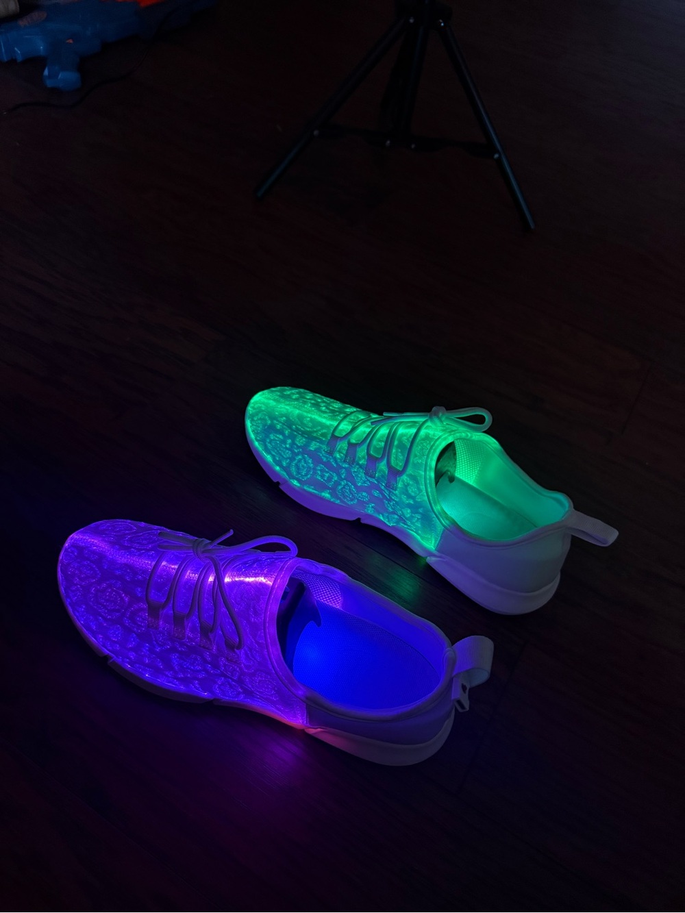 Men’s LED Light-Up Sneakers rechargeable NWT